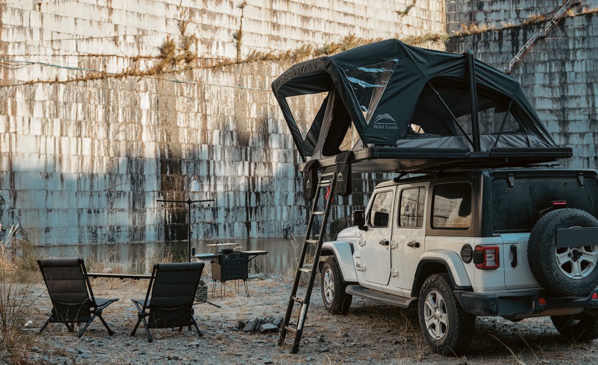 tenda espacosa no teto